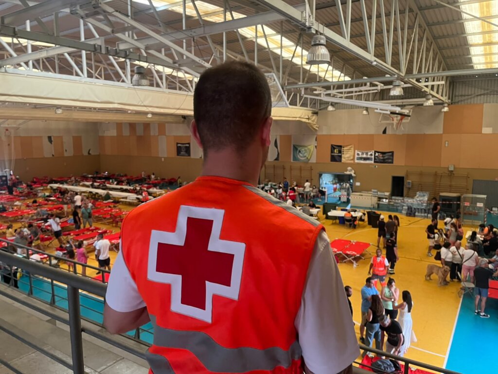 Communities in Spain affected by ongoing wildfire