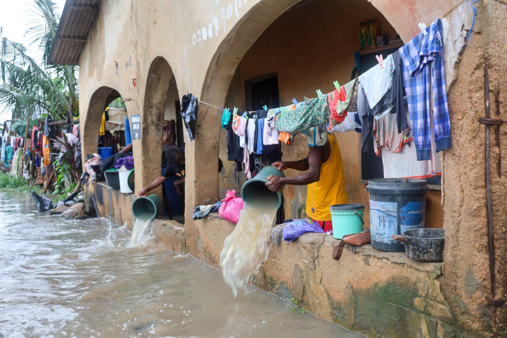 Nigeria Flood Emergency Food & Shelter for Victims