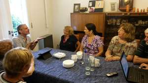 Deaf storytellers discussing