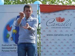 The deaf reader in action