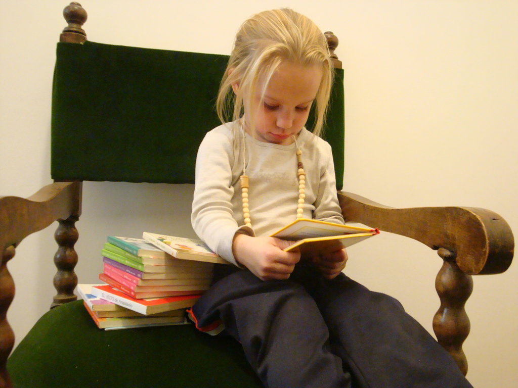 Books in sign language for deaf children