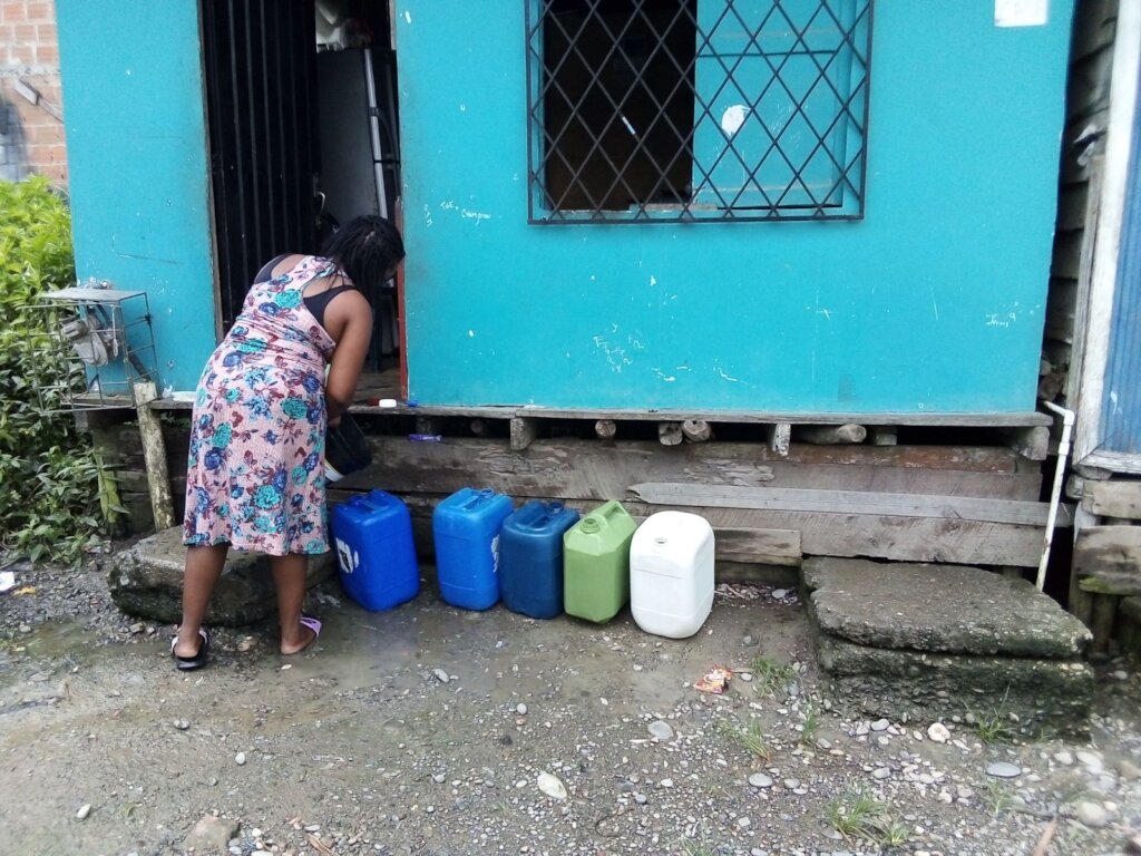 Water Filters for Colombian Earthquake Survivors