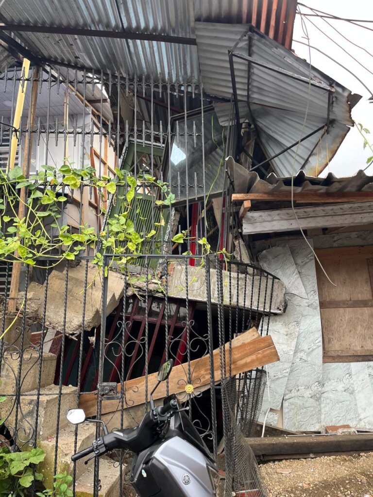 Water Filters for Colombian Earthquake Survivors