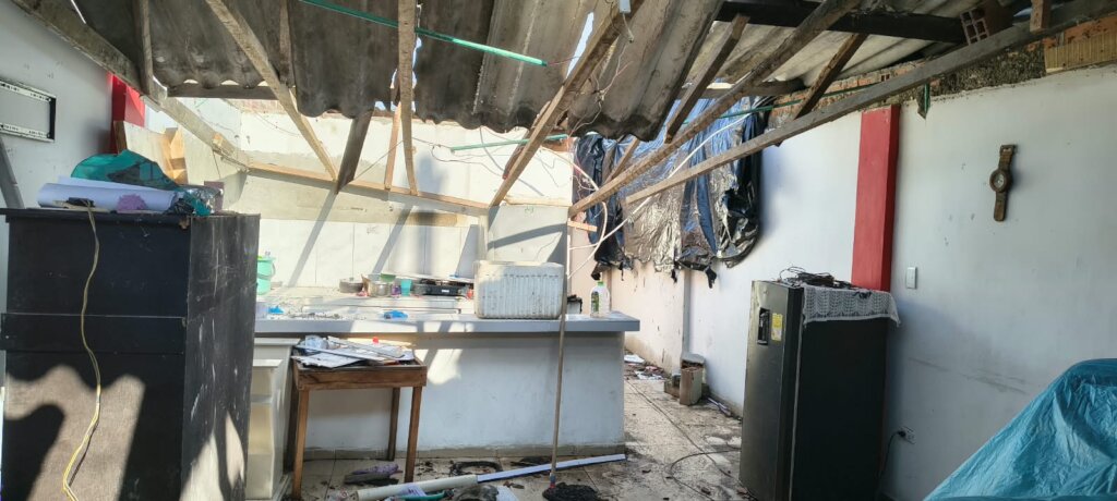 Water Filters for Colombian Earthquake Survivors