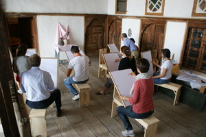 Drawing class at Skenduli option for volunteers