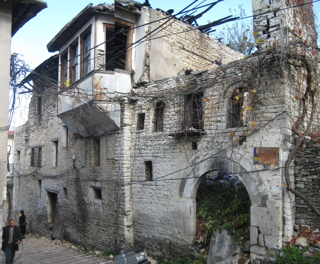 Koloi house waits for tlc with roof deteriorating