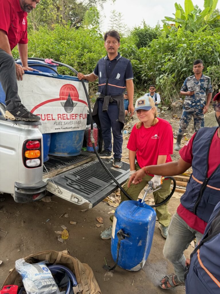 Filling containers with diesel in Bidur