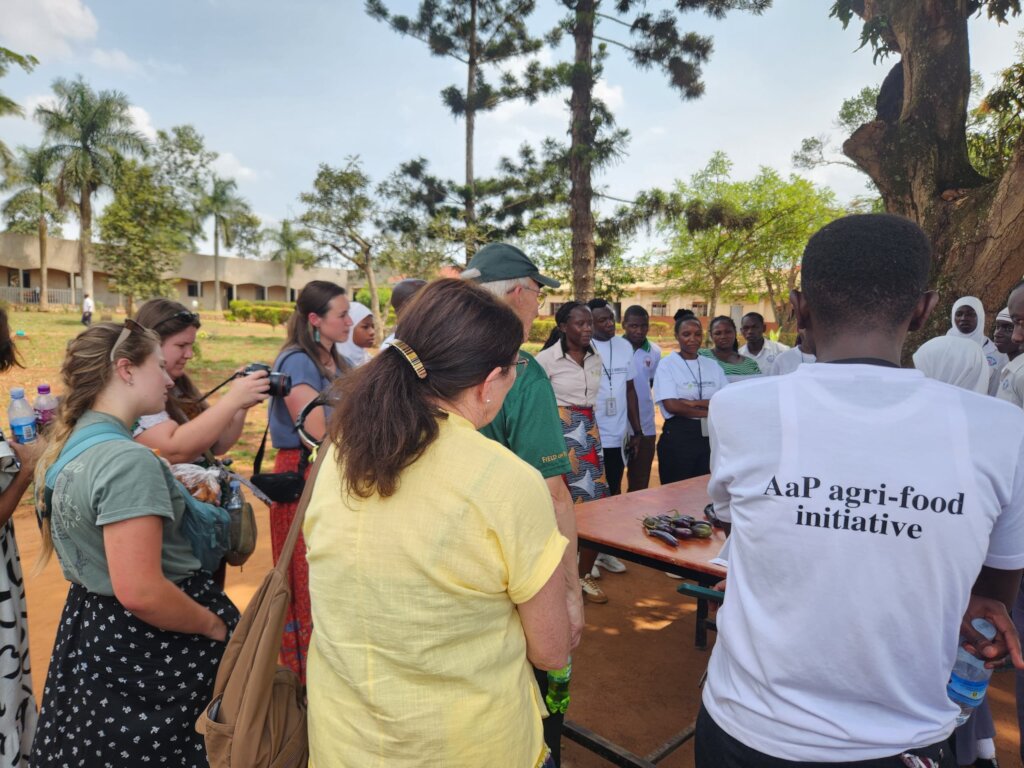 Support 14 schools integrate agribusiness skills