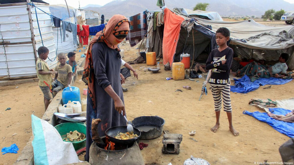 Emergency Relief for 917 Displaced Families -Taiz