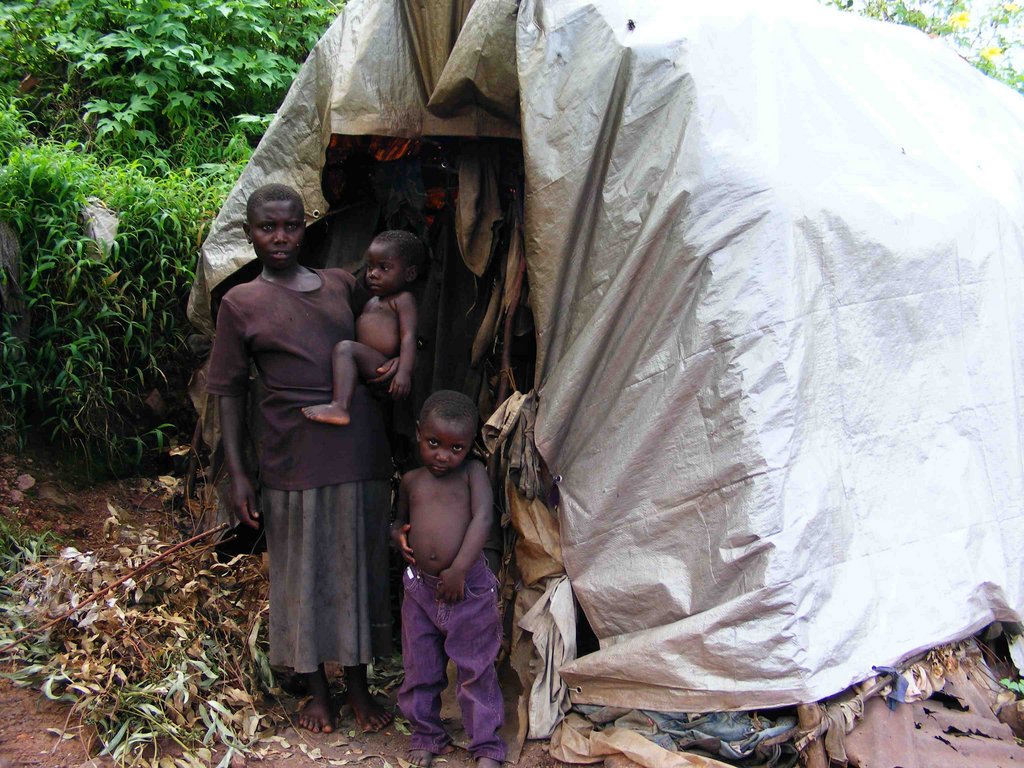 Build homes for an impoverished Rwandan community