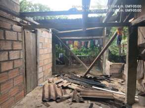Homes missing roofs