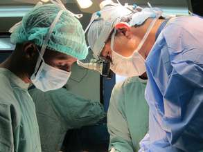 Dr. Karimi training Mater Hospital medical staff