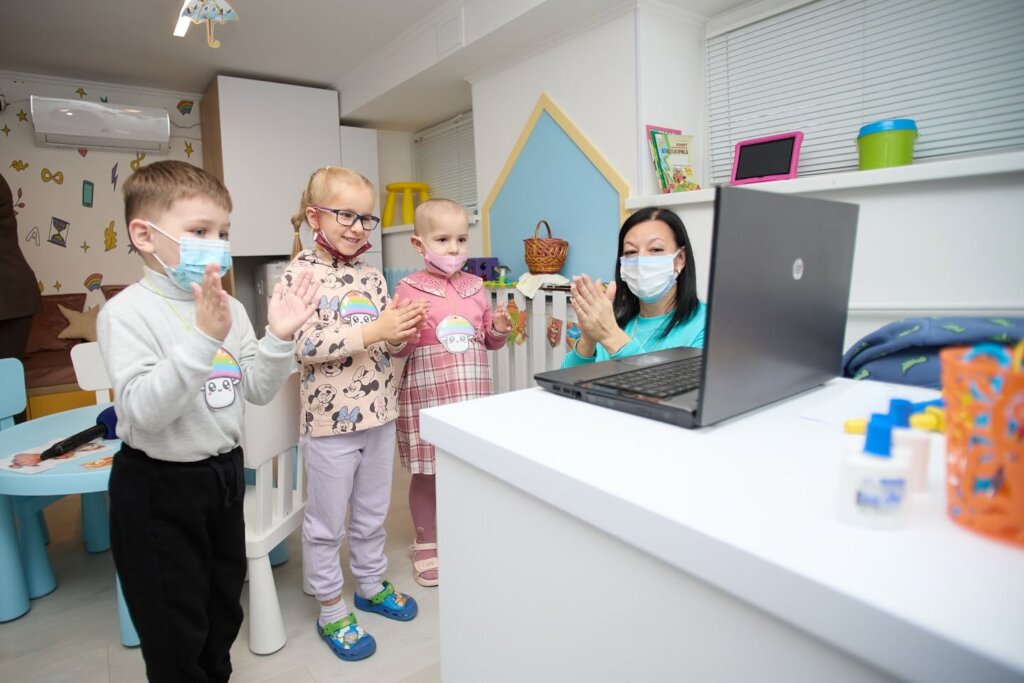 School of Superheroes - Education in Hospitals