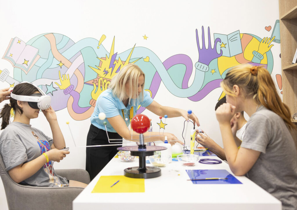School of Superheroes - Education in Hospitals