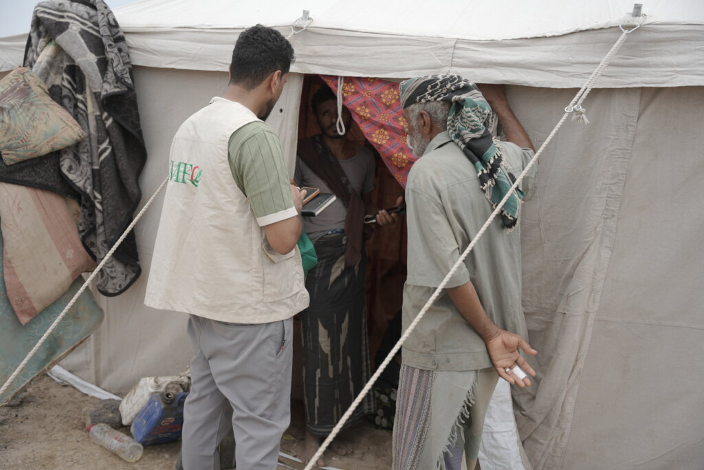 Water & Food for 200 Families Fleeing War in Yemen