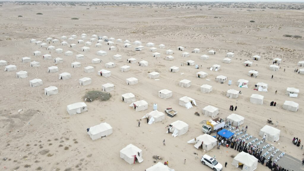 Water & Food for 200 Families Fleeing War in Yemen