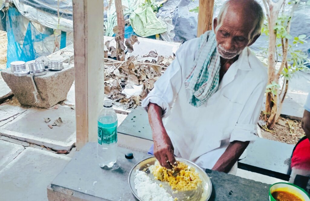 Daily Hot Meals & Dignity for 40 Elderly in India