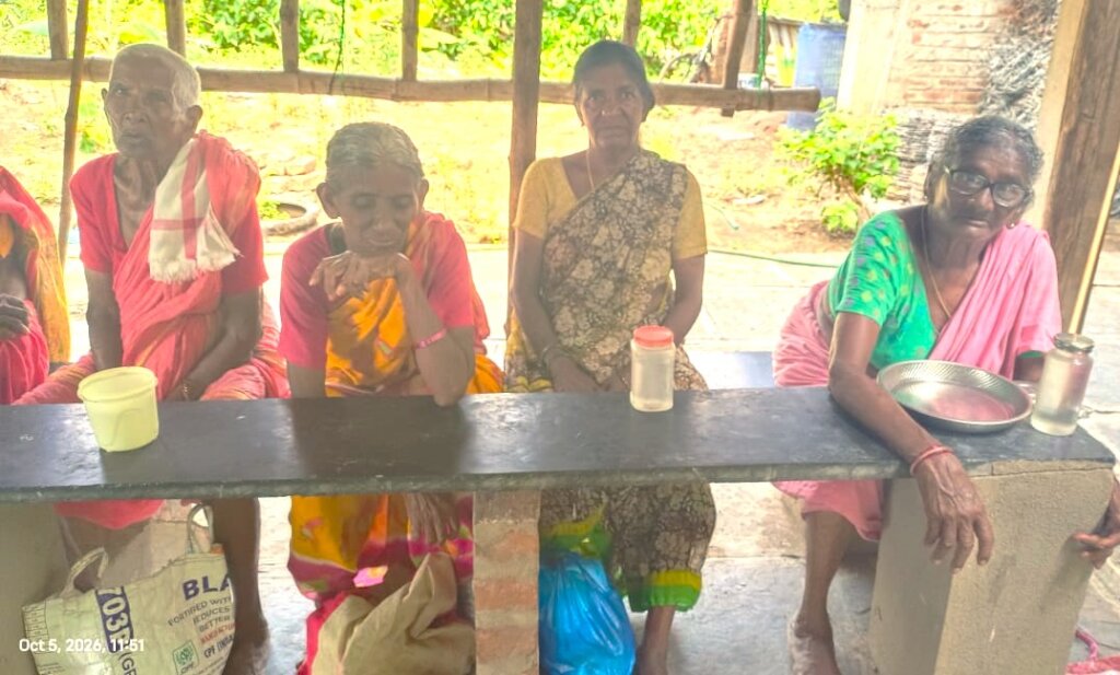 Daily Hot Meals & Dignity for 40 Elderly in India