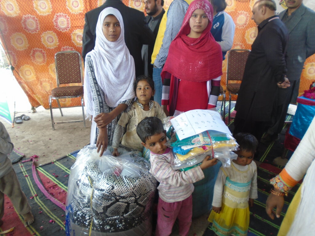 keep 100 children Warm,Safe & Hopeful this winter
