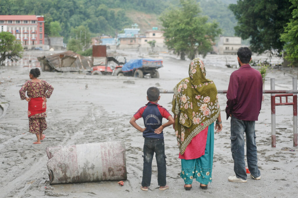 Help US students support flood victims in Nepal