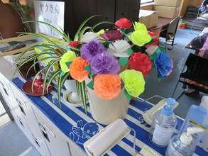 Artificial flowers made by the facility users