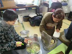 Residents prepared delicious lunch for the workers