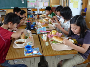 School lunch (July 2011, Fukushima Prefecture)