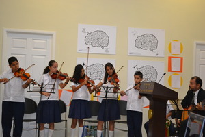 The violinists playing arirang