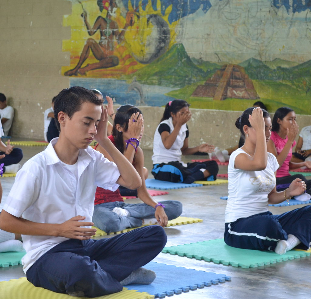 Help children in El Salvador overcome trauma