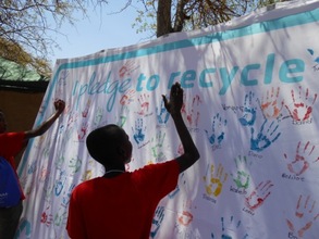 Pledging for recycling by the students.