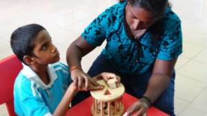 Raag learning about shapes