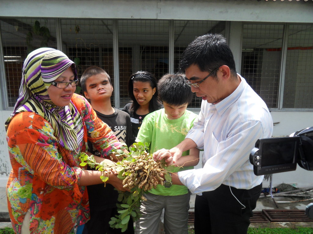 Equip deafblind children with skills for life!