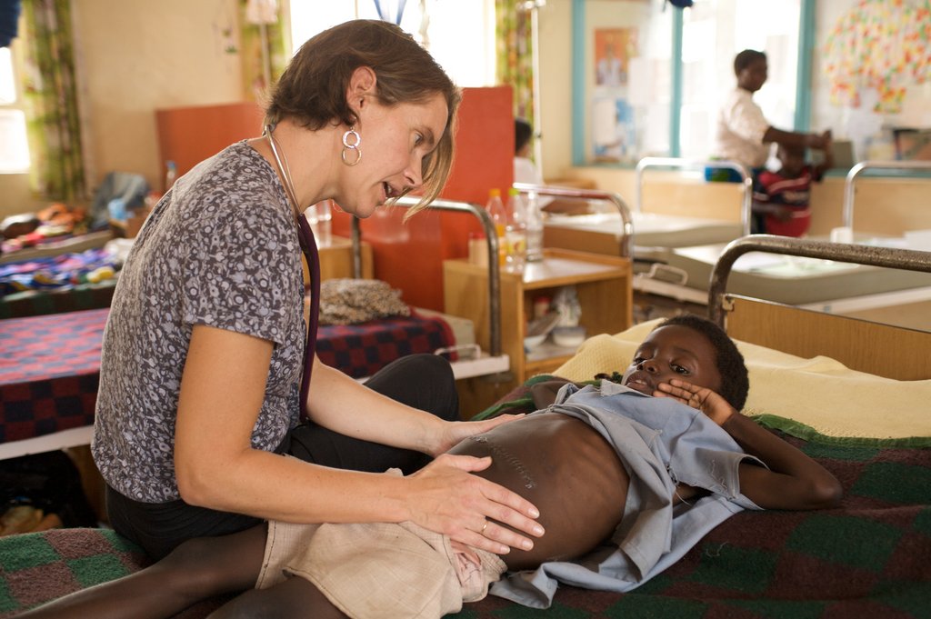 Improve cancer care for 250 children in Malawi