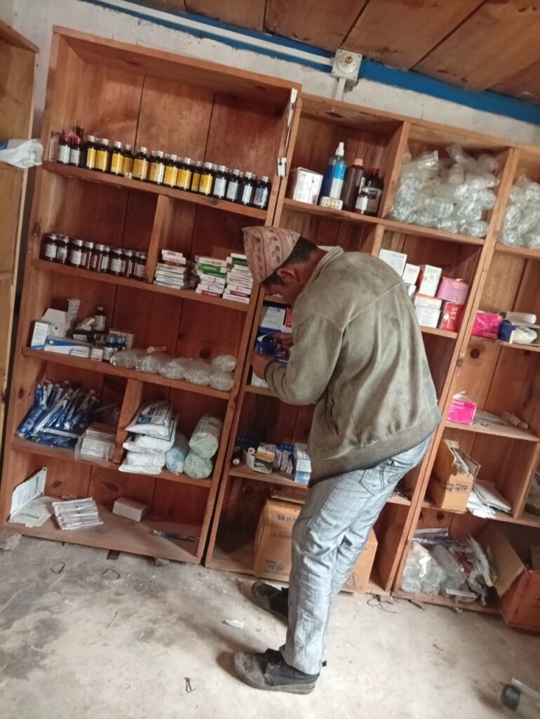 Organising of medicines and medical equipment