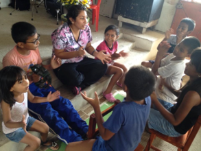 CERI vol entertains children at the medical clinic