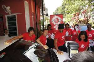 Washing cars to raise funds at the campaign launch