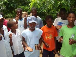 De-worming children at Bizotin