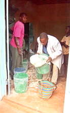 Operating packing cassava flour for customer