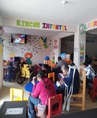 Users in the new Library (El Tejar)