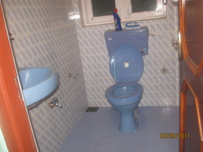 Flat has nice toilet and shower