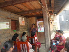 MUIXIL Coordinator, Ana Ceto, leads a training