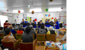 Joint performance of violin and ocarina