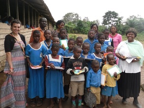 Junior recipients with School and SDI staff