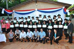 Graduates of Mbaracayu with brand new diplomas