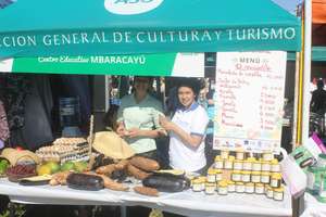 CEM Stand at Teleton's Comilona