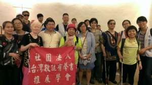 city tour of ancient buildings in Taipei city