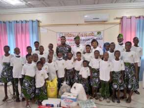 Dieu Donne and children from CPG