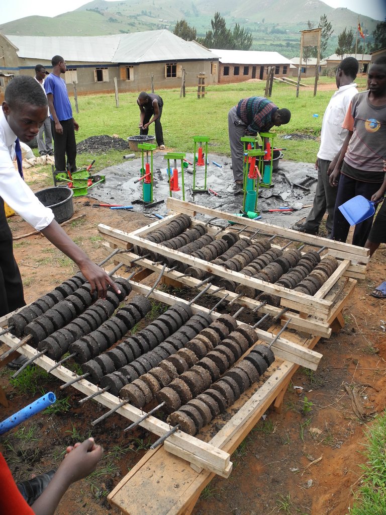Clean Fuels and Cookstoves for Schools in Uganda