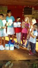 Children receiving food at Misiones School
