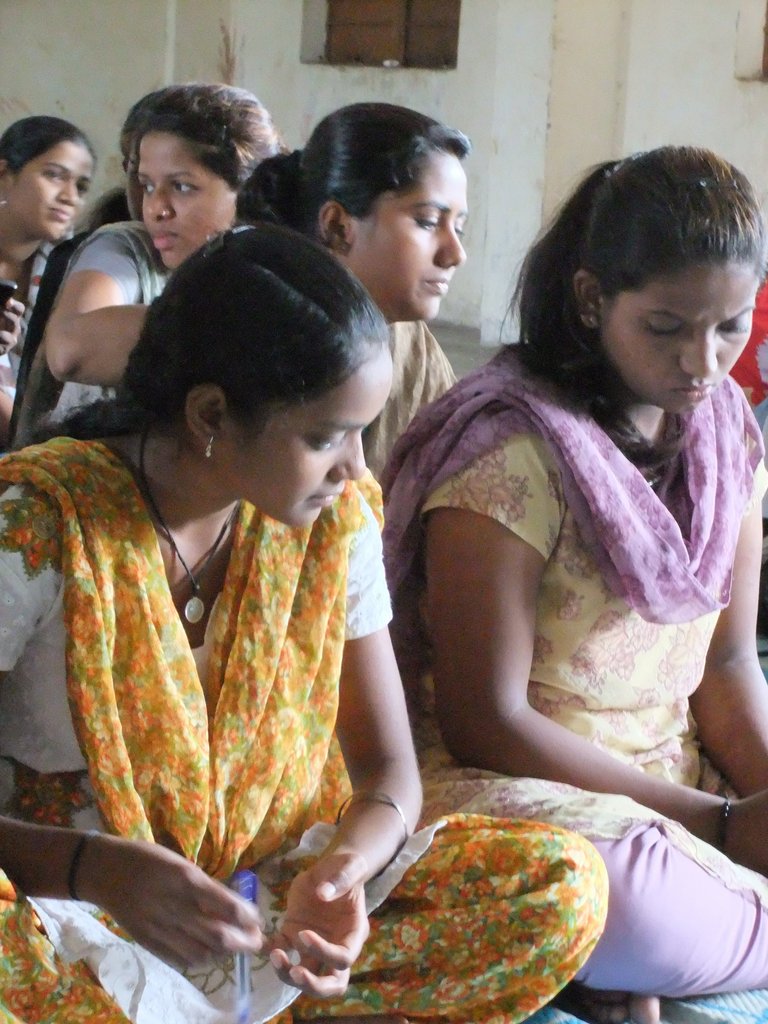 Empower Slum Youth in India to Earn Suitable Wages